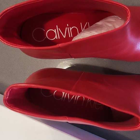 ❣️Calvin Klein sleek proces red bootie!Showstopper and classy! - Picture 5 of 15